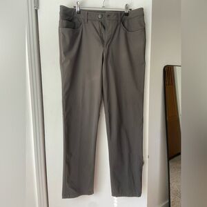 Lululemon Men's Dark Gray Athletic/Golf Pants